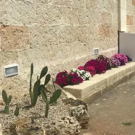 לינה וארוחת בוקר Viro House Squinzano