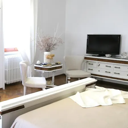 Viro House Bed & Breakfast Squinzano