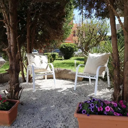 Viro House Bed & Breakfast